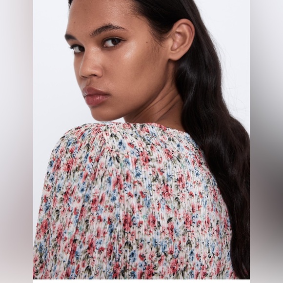 NWT Zara Floral pleats dress - size US S - Picture 2 of 11